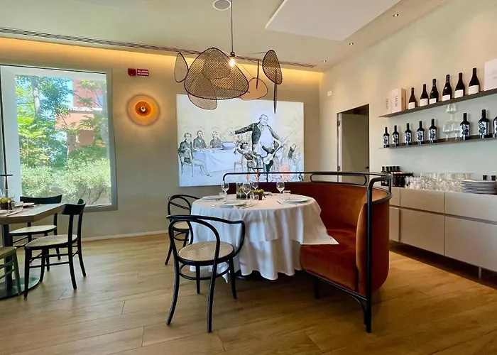 Готель Opera 4*